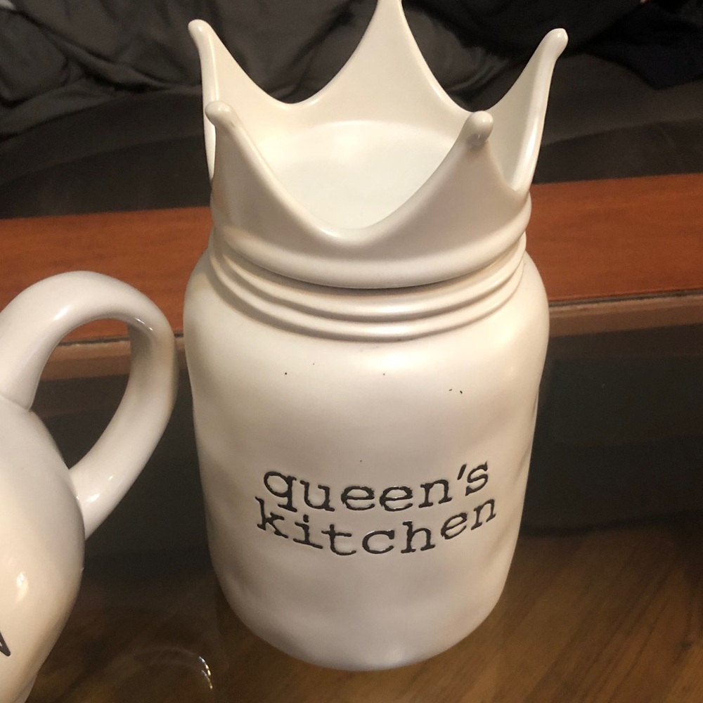 Queen's Kitchen White Ceramic Set - Picture 5 of 10